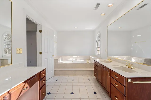 $1,100,000 | 2800 Fieldwood Court Northwest, Winston-Salem, NC 27106