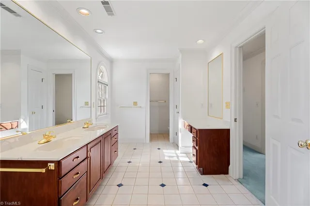 $1,100,000 | 2800 Fieldwood Court Northwest, Winston-Salem, NC 27106