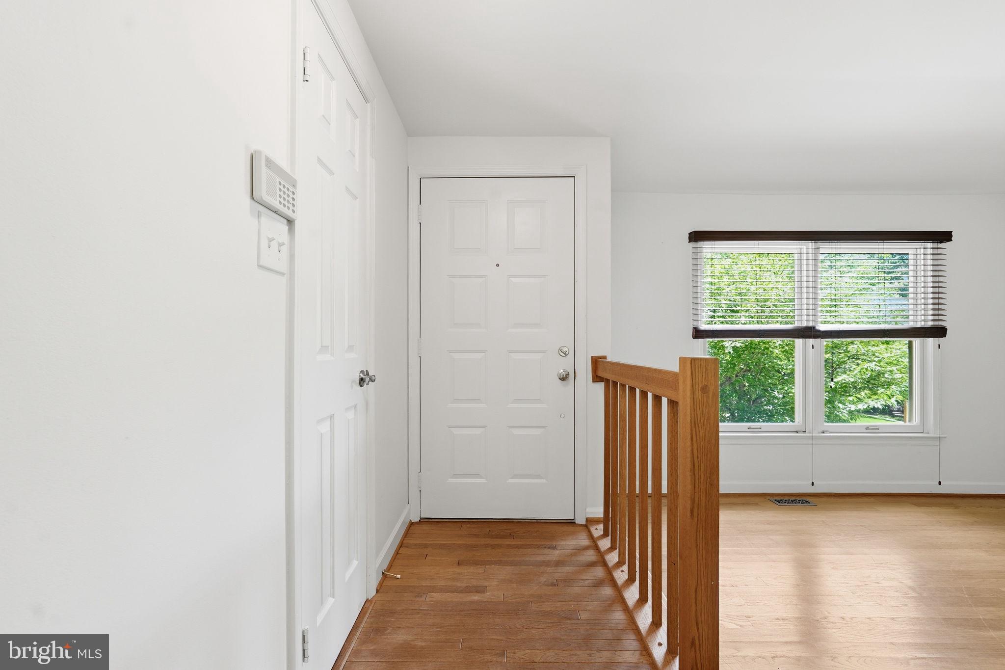 1609 Oak Spring Way Reston, VA 20190 - Photo 6 of 50