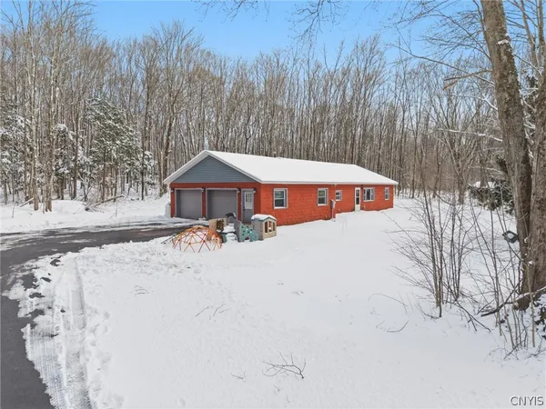 $189,900 | 268 Bangall Road, Parish, NY 13131