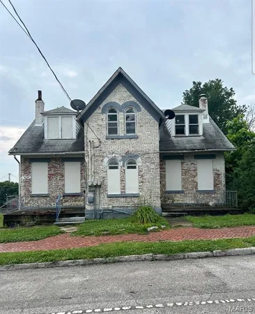 $200,000 | 427 East 4th Street, Alton, IL 62002