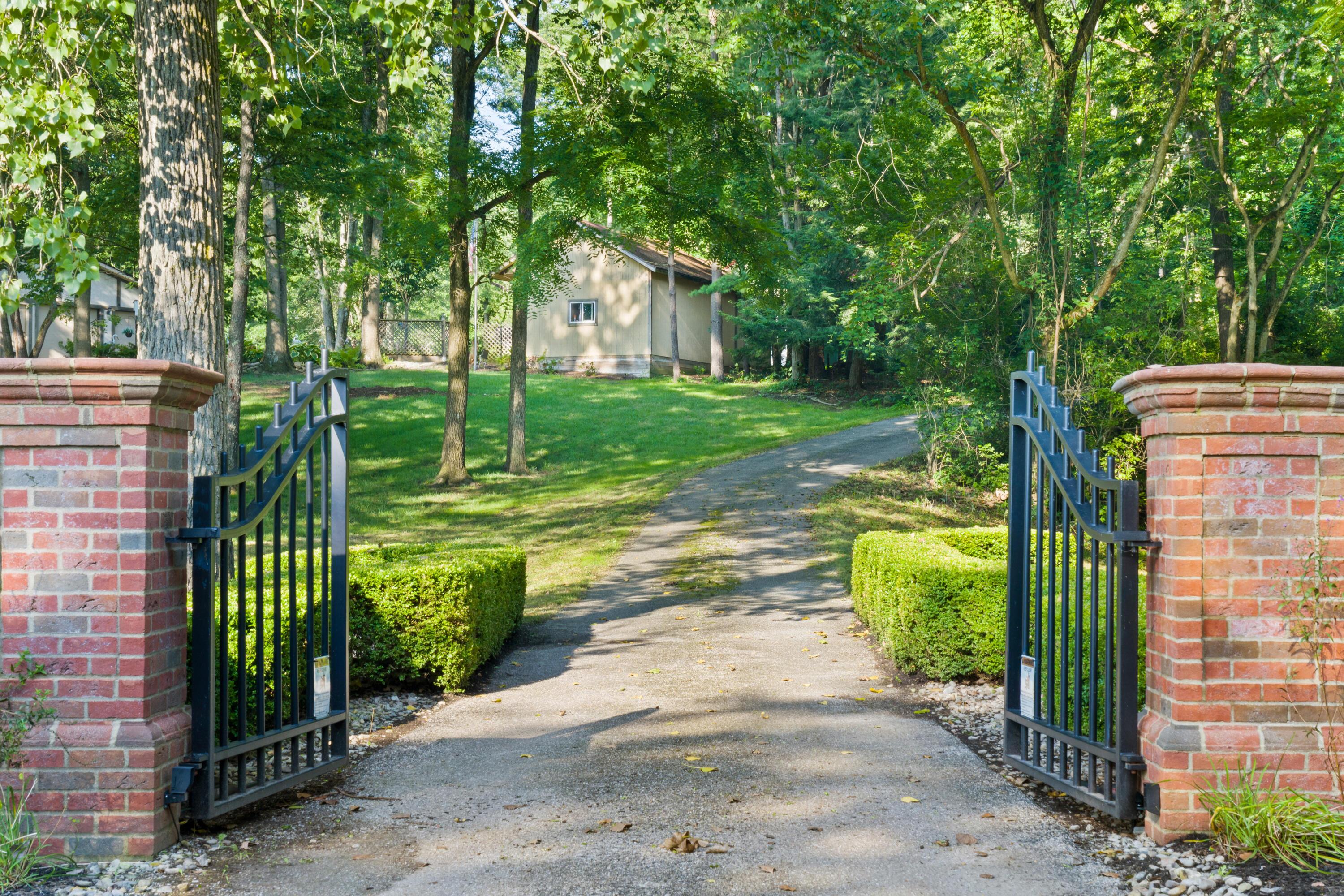 5455 Plantation Road Sunbury, OH 43074 - Photo 5 of 176 Gated Entry to Home