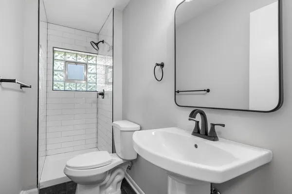 $270,000 | 1006 East 163rd Street, South Holland, IL 60473