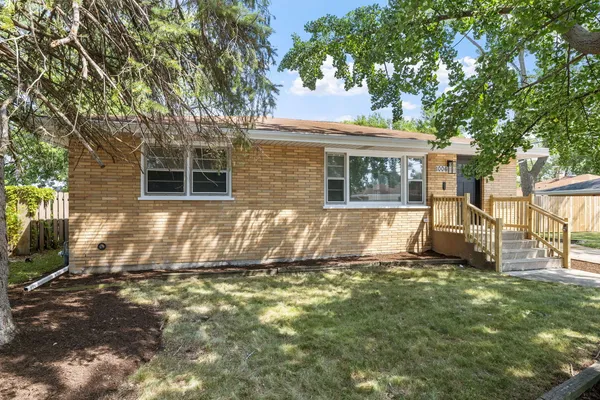 $270,000 | 1006 East 163rd Street, South Holland, IL 60473