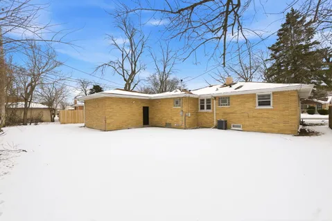 $277,500 | 1006 East 163rd Street, South Holland, IL 60473
