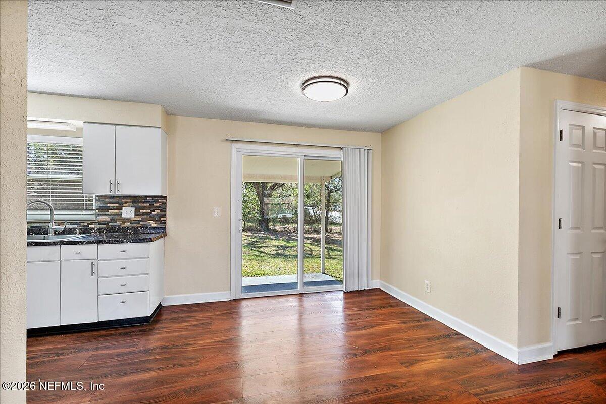 428 Neptune Road Orange Park, FL 32073 - Photo 6 of 13 06-Dining