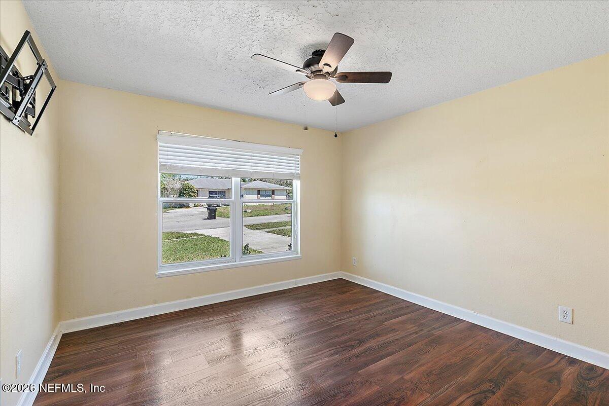 428 Neptune Road Orange Park, FL 32073 - Photo 8 of 13 08-Bedroom