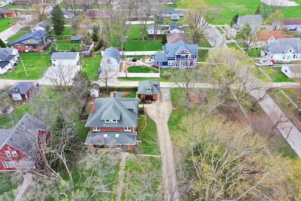 $335,000 | 205 South Meadow Street, Grant Park, IL 60940