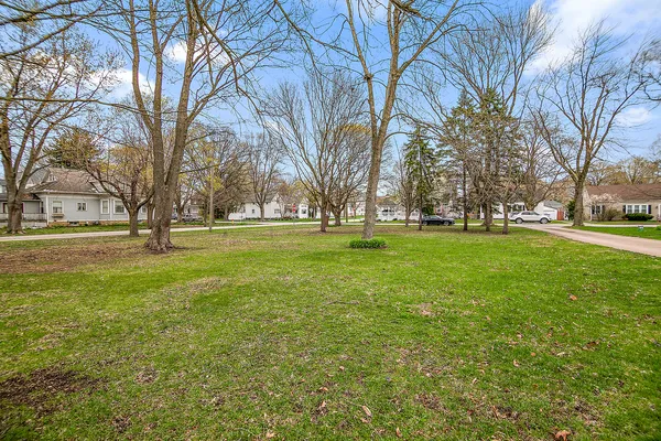 $335,000 | 205 South Meadow Street, Grant Park, IL 60940