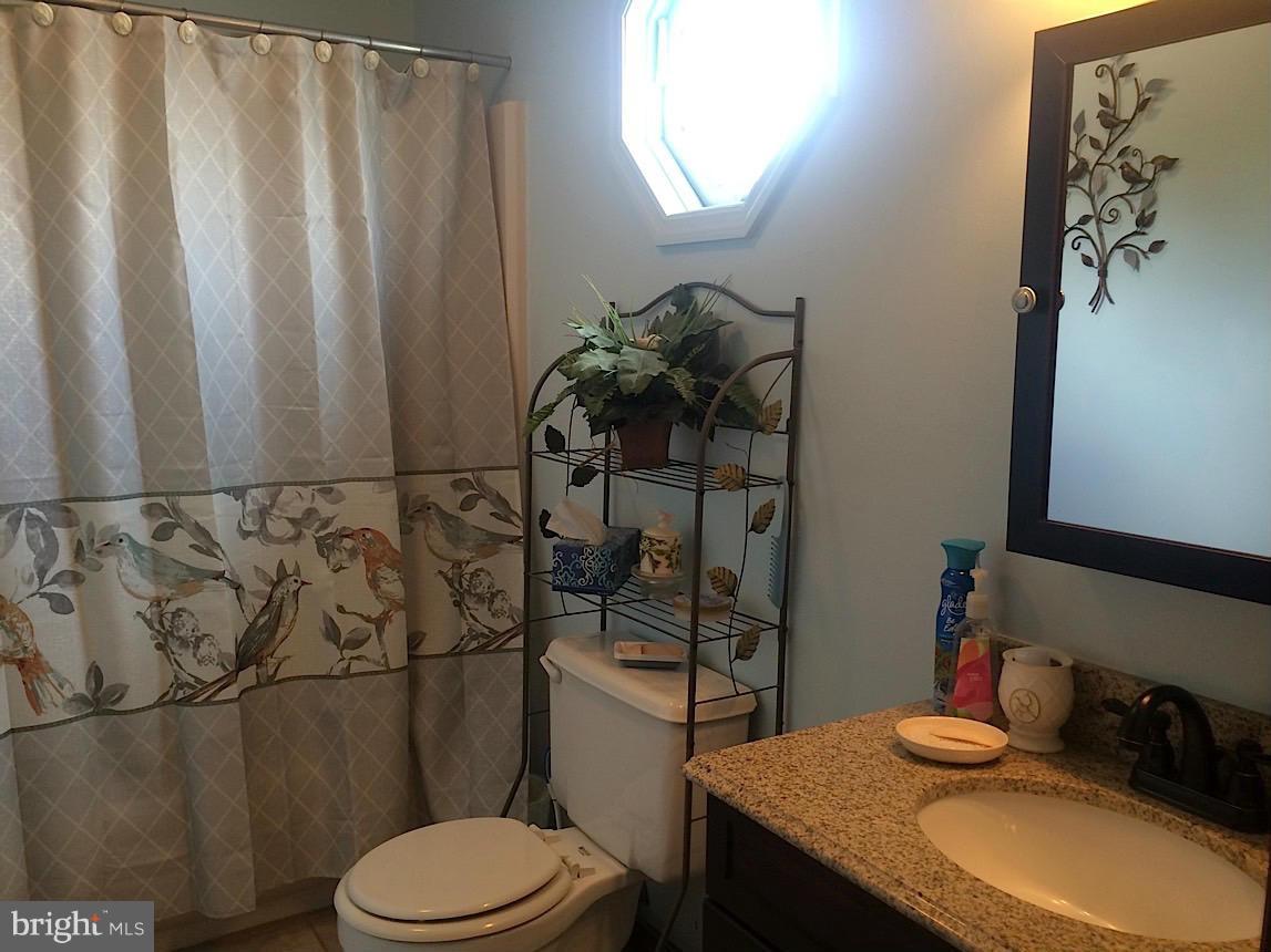 2114 Ebbvale Road Manchester, MD 21102 - Photo 20 of 30 3rd Floor Full Bath near Bedrooms