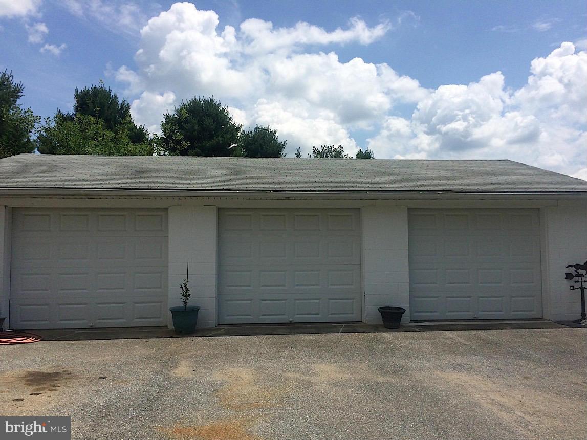 2114 Ebbvale Road Manchester, MD 21102 - Photo 25 of 30 Detached 24 X 40 Three Car Garage! Wow!