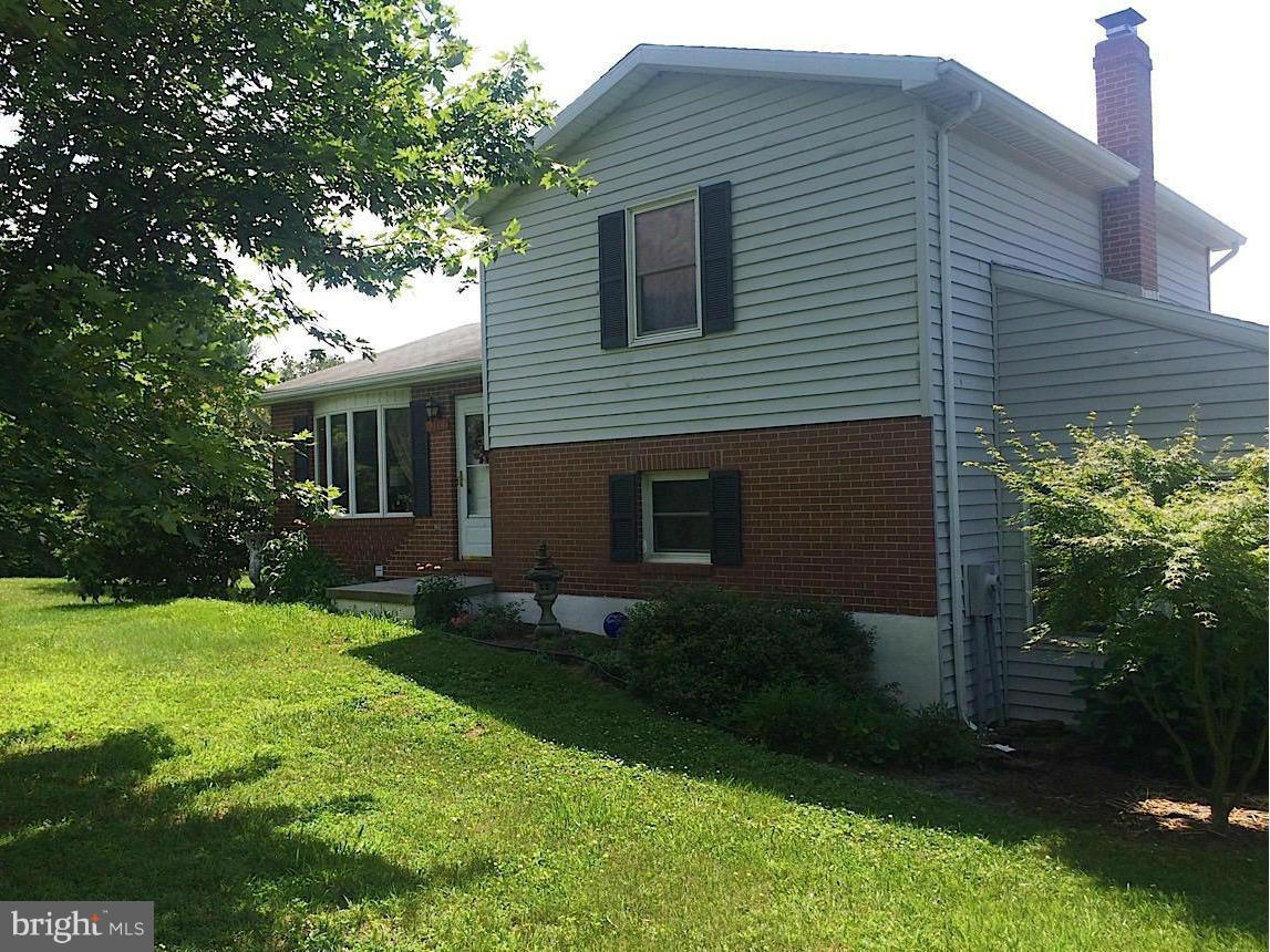 2114 Ebbvale Road Manchester, MD 21102 - Photo 4 of 30 Privacy all around this quiet setting