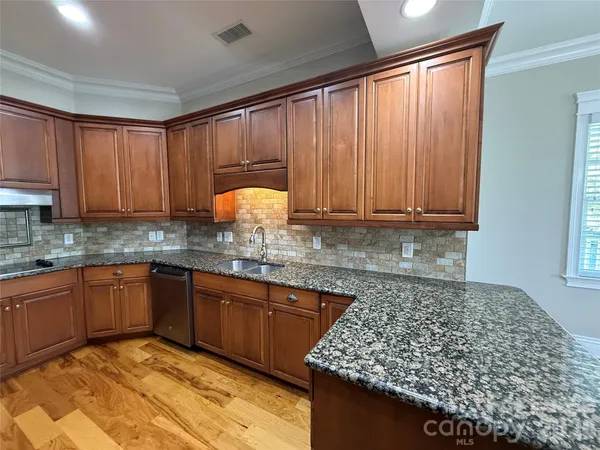 $1,795 | 21025 Catawba Avenue, Unit 202, Cornelius, NC 28031