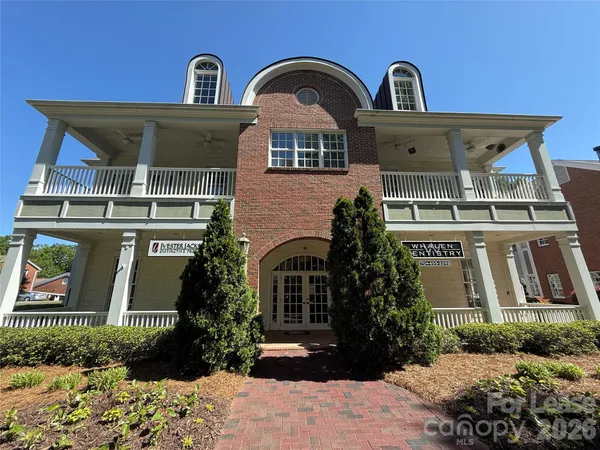 $1,795 | 21025 Catawba Avenue, Unit 202, Cornelius, NC 28031
