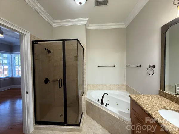 $1,795 | 21025 Catawba Avenue, Unit 202, Cornelius, NC 28031