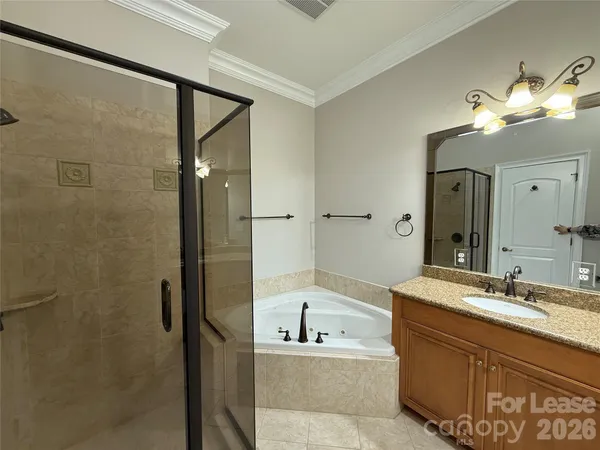 $1,795 | 21025 Catawba Avenue, Unit 202, Cornelius, NC 28031
