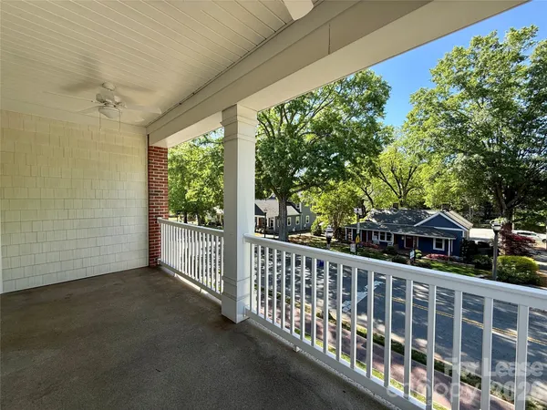 $1,795 | 21025 Catawba Avenue, Unit 202, Cornelius, NC 28031