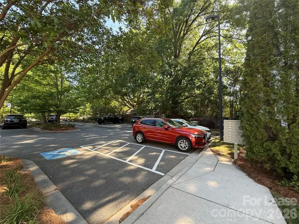 $1,795 | 21025 Catawba Avenue, Unit 202, Cornelius, NC 28031