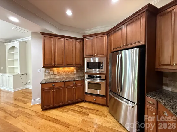 $1,795 | 21025 Catawba Avenue, Unit 202, Cornelius, NC 28031