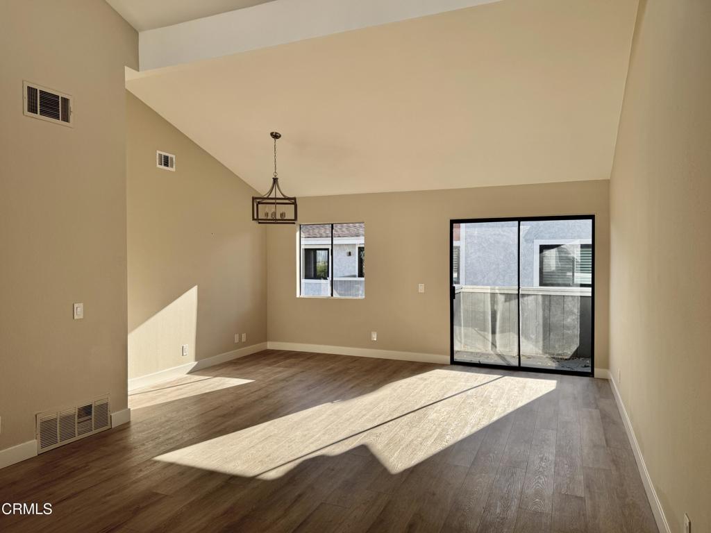 5222 Longfellow Way Oxnard, CA 93033 - Photo 4 of 15 4