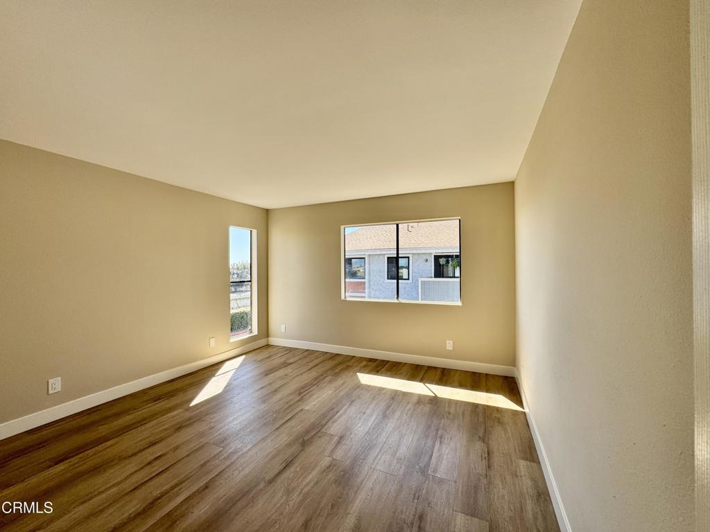 5222 Longfellow Way Oxnard, CA 93033 - Photo 10 of 15 10