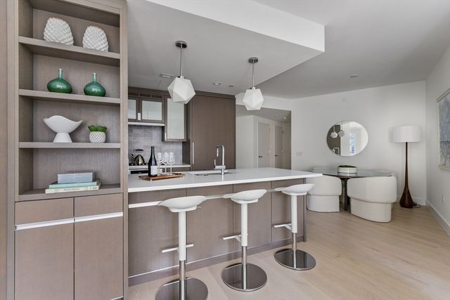 $1,549,000 | 100 Lovejoy Wharf, Unit PH1C, Boston, MA 02114