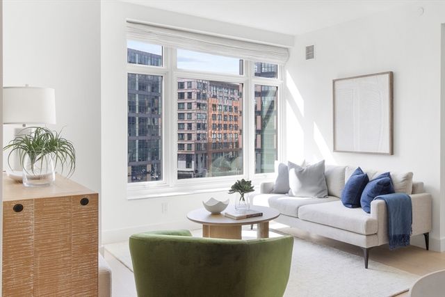 $1,549,000 | 100 Lovejoy Wharf, Unit PH1C, Boston, MA 02114
