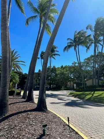 $2,200 | 1110 Lake Shore Drive, Unit 103, Lake Park, FL 33403