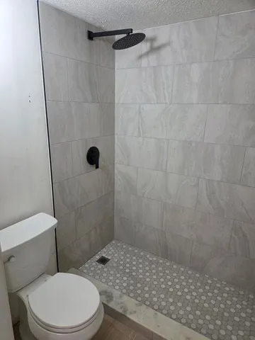 $2,200 | 1110 Lake Shore Drive, Unit 103, Lake Park, FL 33403