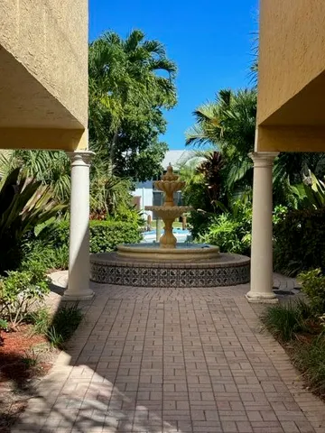 $2,200 | 1110 Lake Shore Drive, Unit 103, Lake Park, FL 33403