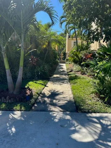 $2,200 | 1110 Lake Shore Drive, Unit 103, Lake Park, FL 33403