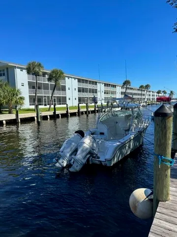 $2,200 | 1110 Lake Shore Drive, Unit 103, Lake Park, FL 33403