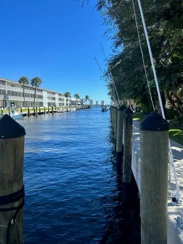 $2,200 | 1110 Lake Shore Drive, Unit 103, Lake Park, FL 33403