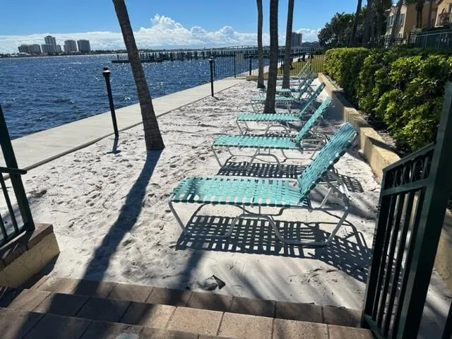 $2,200 | 1110 Lake Shore Drive, Unit 103, Lake Park, FL 33403