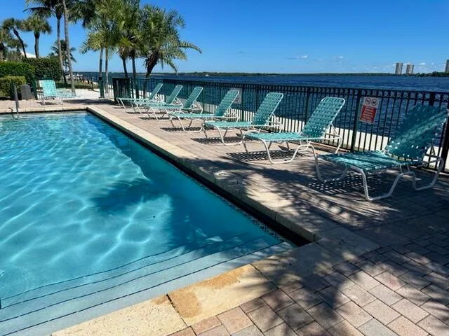 $2,200 | 1110 Lake Shore Drive, Unit 103, Lake Park, FL 33403