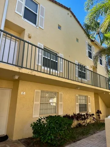 $2,200 | 1110 Lake Shore Drive, Unit 103, Lake Park, FL 33403