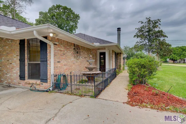 $1,900 | 11825 Spring Meadow Drive, Baton Rouge, LA 70818