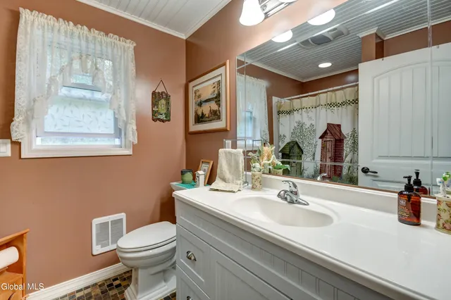 $475,000 | 563 Old Sharon Road, Canajoharie, NY 13317