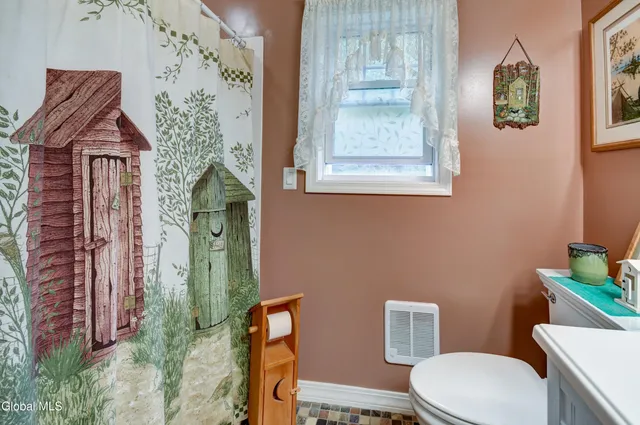 $475,000 | 563 Old Sharon Road, Canajoharie, NY 13317