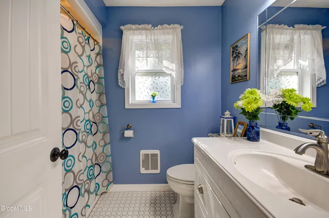 $475,000 | 563 Old Sharon Road, Canajoharie, NY 13317