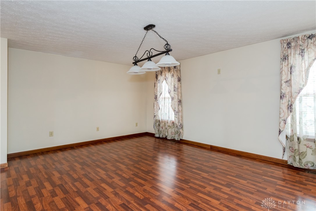 929 North Tecumseh Road Springfield, OH 45504 - Photo 6 of 57 Gallery Image 6