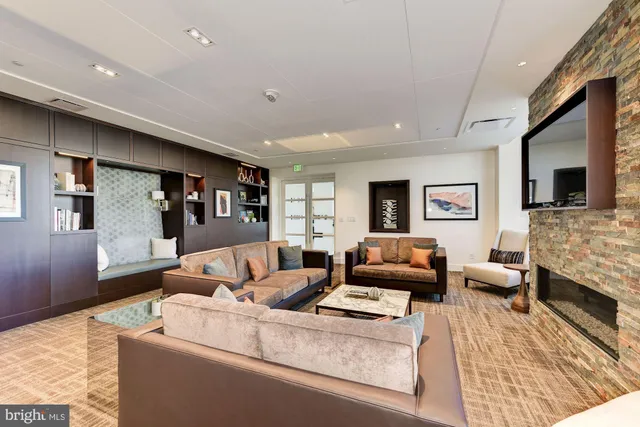 $315,000 | 100 Harborview Drive, Unit 1209, Baltimore, MD 21230