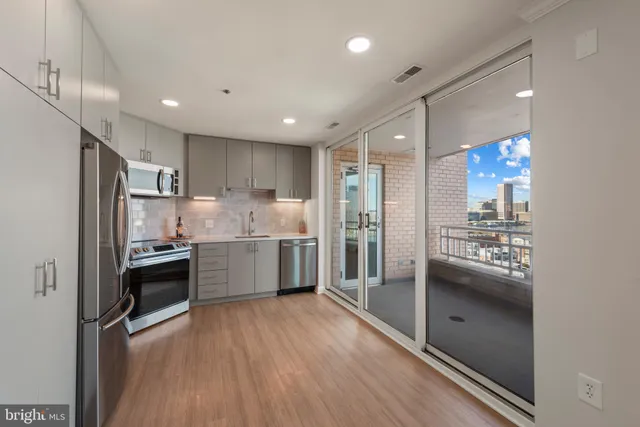 $315,000 | 100 Harborview Drive, Unit 1209, Baltimore, MD 21230