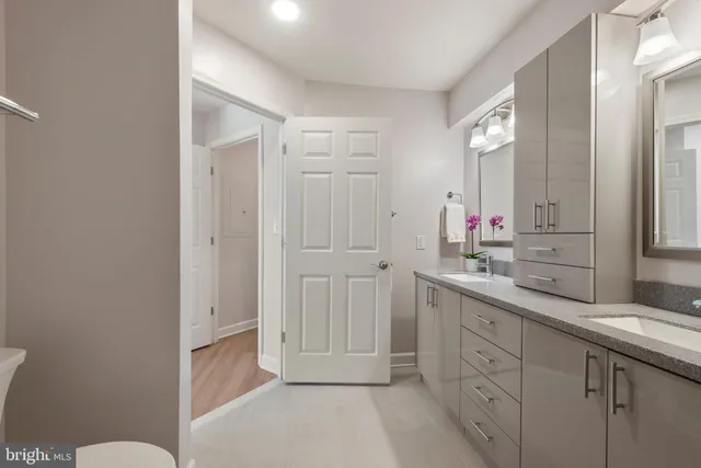 $315,000 | 100 Harborview Drive, Unit 1209, Baltimore, MD 21230