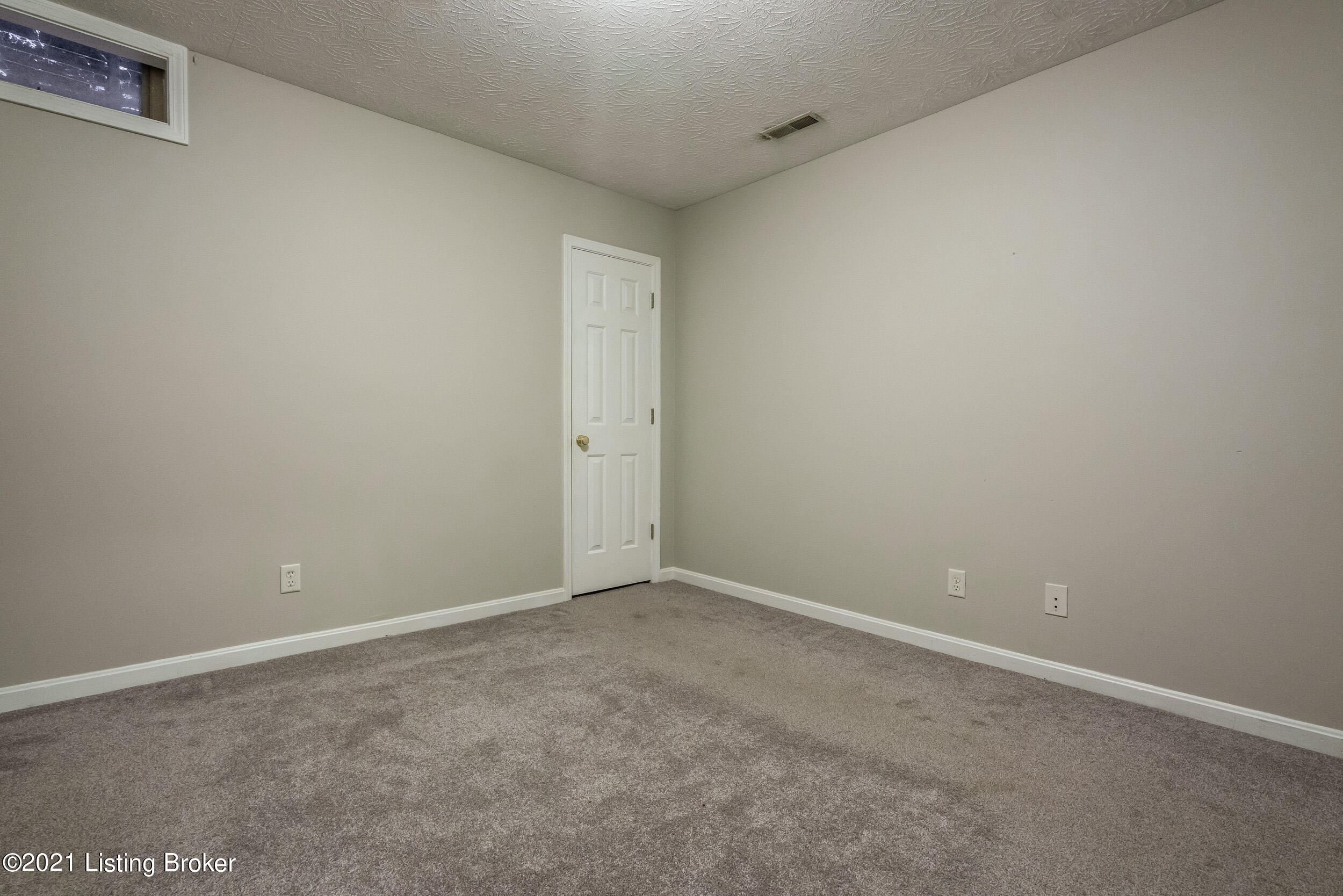 3018 Sprowl Road Louisville, KY 40299 - Photo 44 of 48 3018 Sprowl Road-47