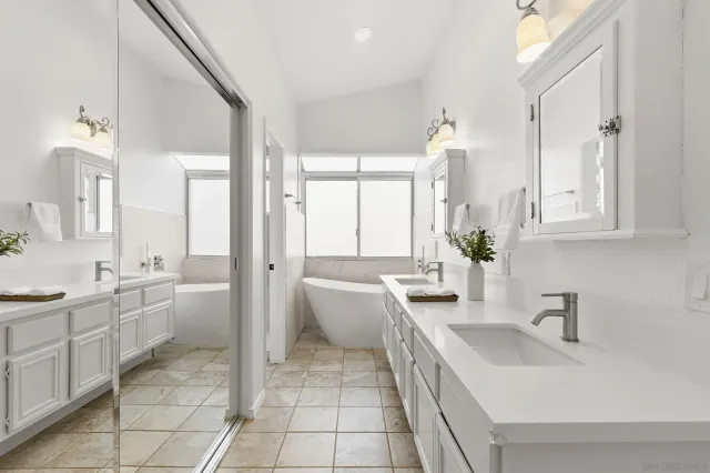 $1,110,000 | 4972 Calle Sobrado, Oceanside, CA 92056