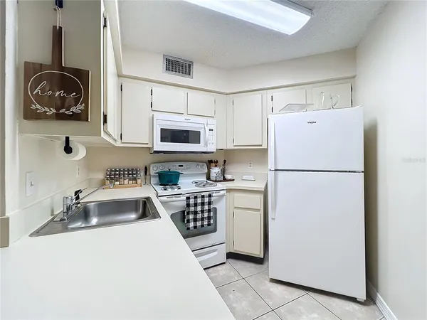 $1,800 | Undisclosed Address, Orlando, FL 32822