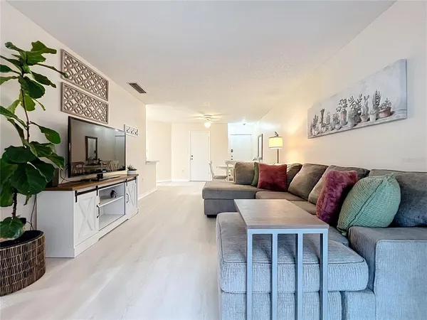 $1,800 | Undisclosed Address, Orlando, FL 32822
