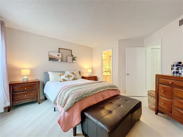 $1,800 | Undisclosed Address, Orlando, FL 32822