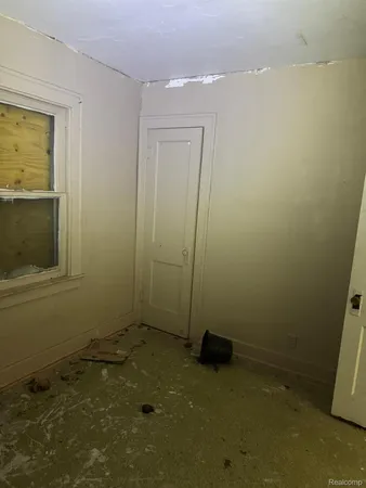 $12,999 | 722 East Ridgeway Avenue, Flint, MI 48505